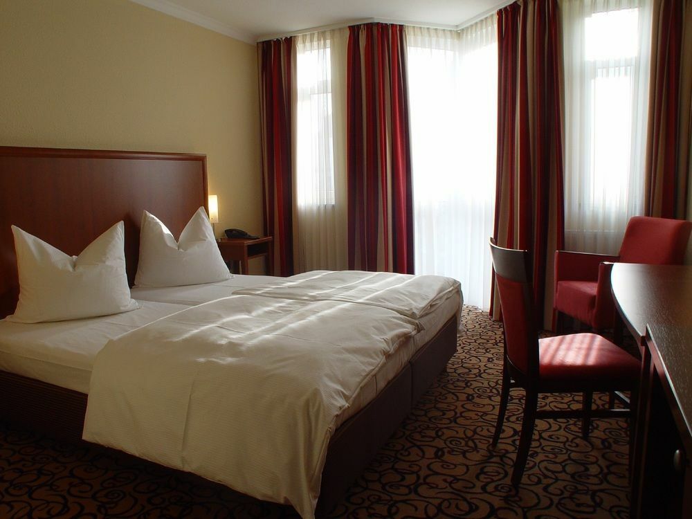 Dormero Hotel Muenchen-Kirchheim Messe Kirchheim bei Muenchen Buitenkant foto